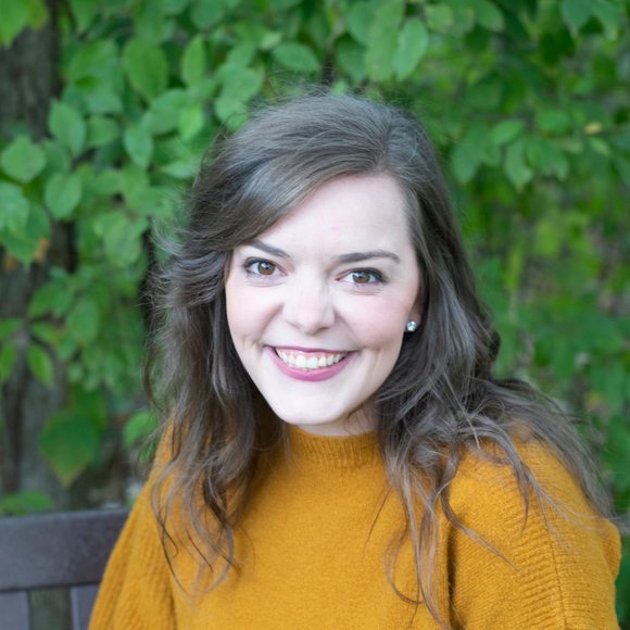 Meet your Posher, Emily - Picture 1 of 2